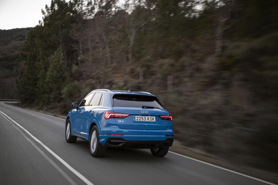  Audi Q3 35 TFSI S-Line (8U) 2018 года  (WW) (фото 2 из 11)